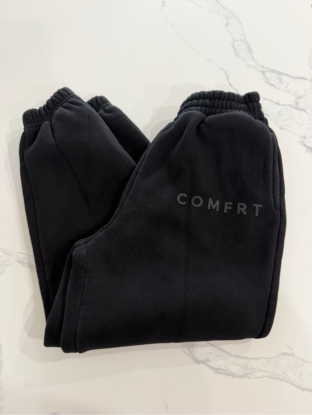 Kids COMFRT sweatpants in black size small